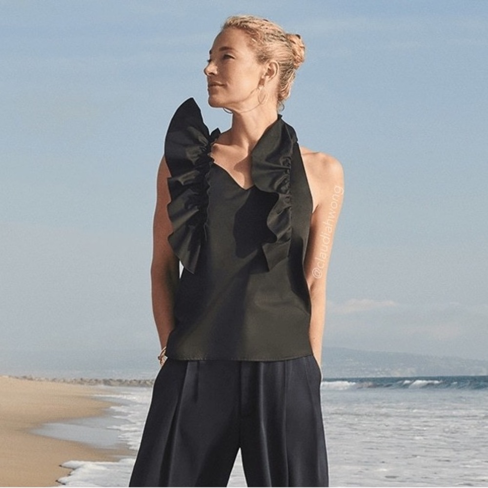GWYN Amelia Flutter Sleeve Top in Black